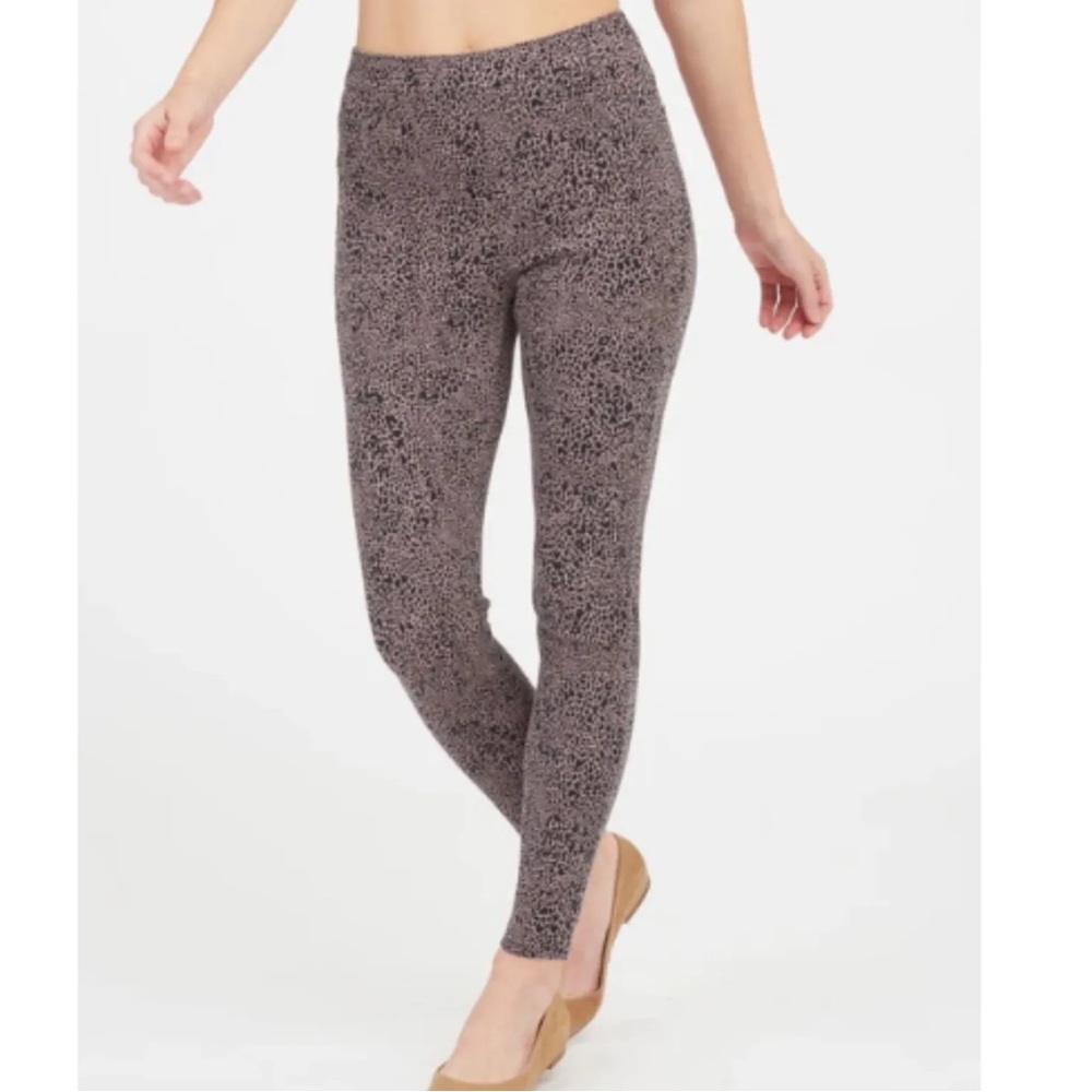 Women’s‎ Spanx Jean-ish Ankle Leggings in Desert Dot Size Medium Animal Print - Picture 2 of 16